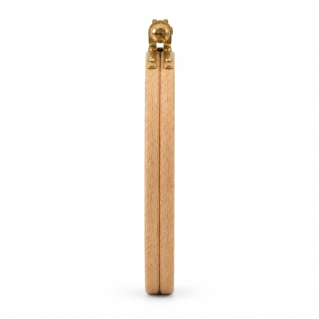 Telaio da ricamo in legno — dettaglio 1